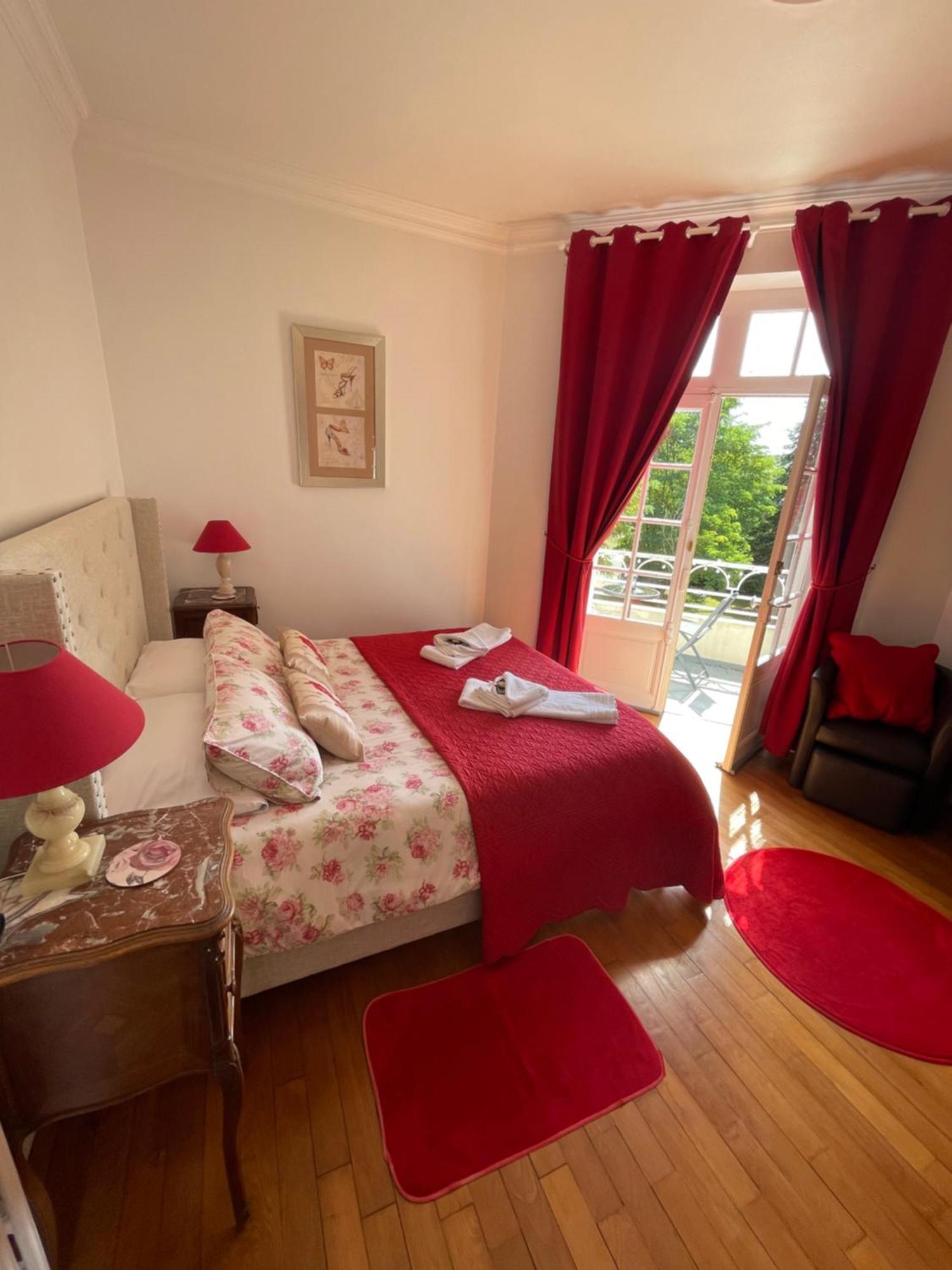Vue Du Chateau D'Excideuil En Chambres Dış mekan fotoğraf